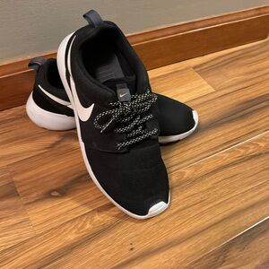 Women’s Nike sneakers